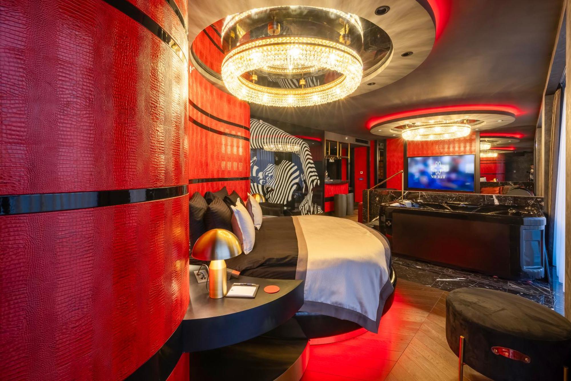 Merit Starlit Hotel & Residences Будва Экстерьер фото