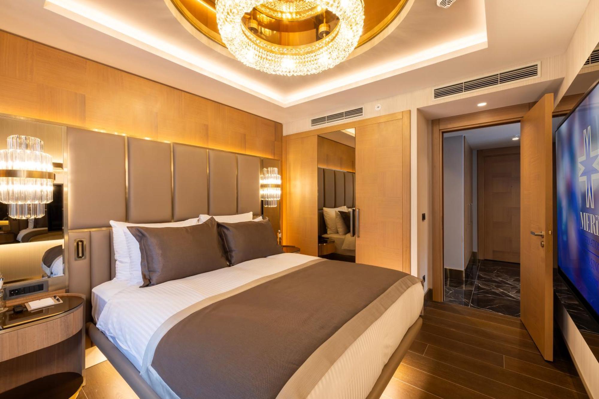 Merit Starlit Hotel & Residences Будва Экстерьер фото