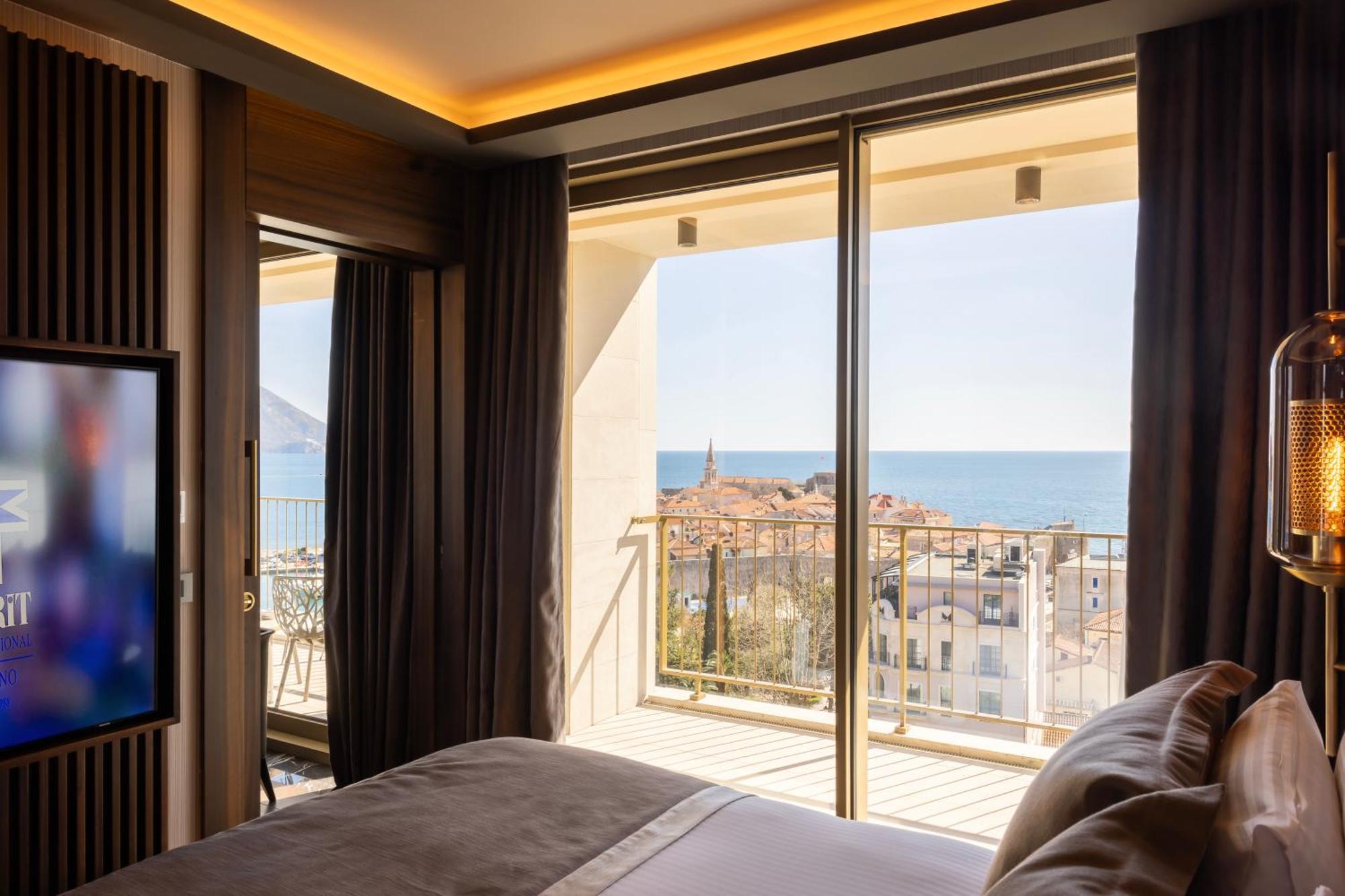 Merit Starlit Hotel & Residences Будва Экстерьер фото