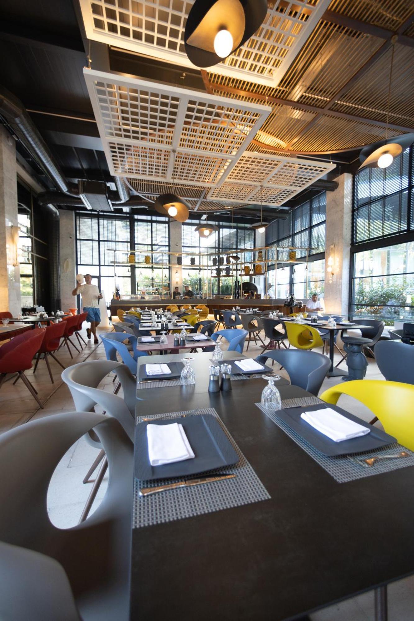 Merit Starlit Hotel & Residences Будва Экстерьер фото